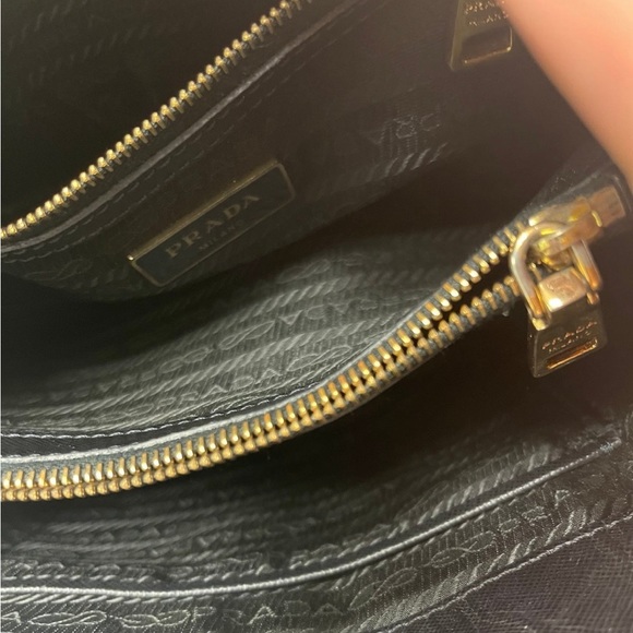 Prada Small Saffiano Bag - Picture 3 of 6